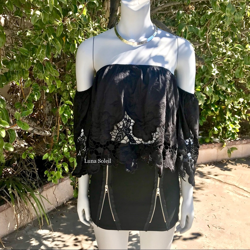 LF Woven Off-Shoulder Top